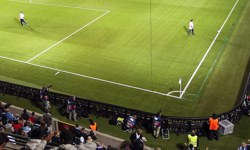 Il terreno di gioco del Malmoe, ridotto nelle dimensioni per affrontare il Real Madrid, come si vede dalle linee laterali cancellate. Tutto regolare. Epa